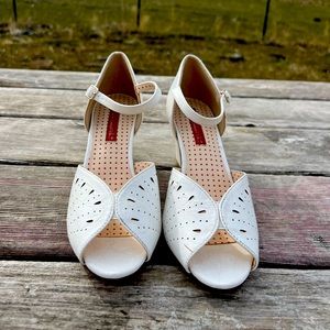 BAIT footwear, white heel